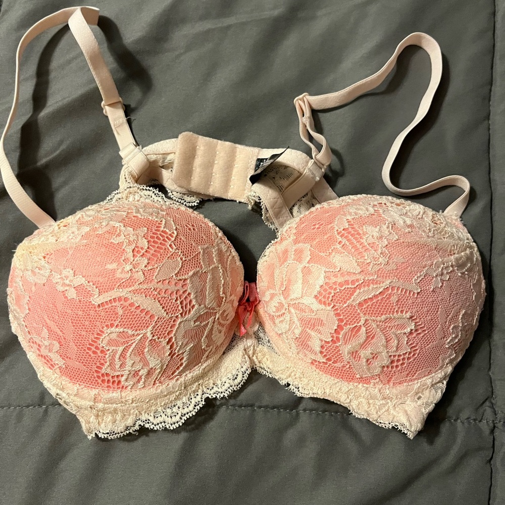 Lace Push-Up Bra in Pink